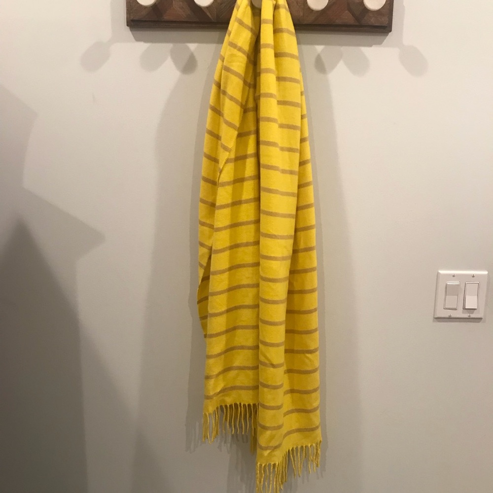 Gap Yellow & Beige Winter Scarf